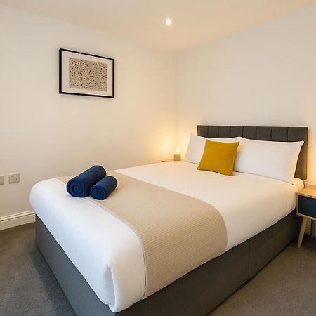 6 Person Apartment In City Centre カーディフ エクステリア 写真