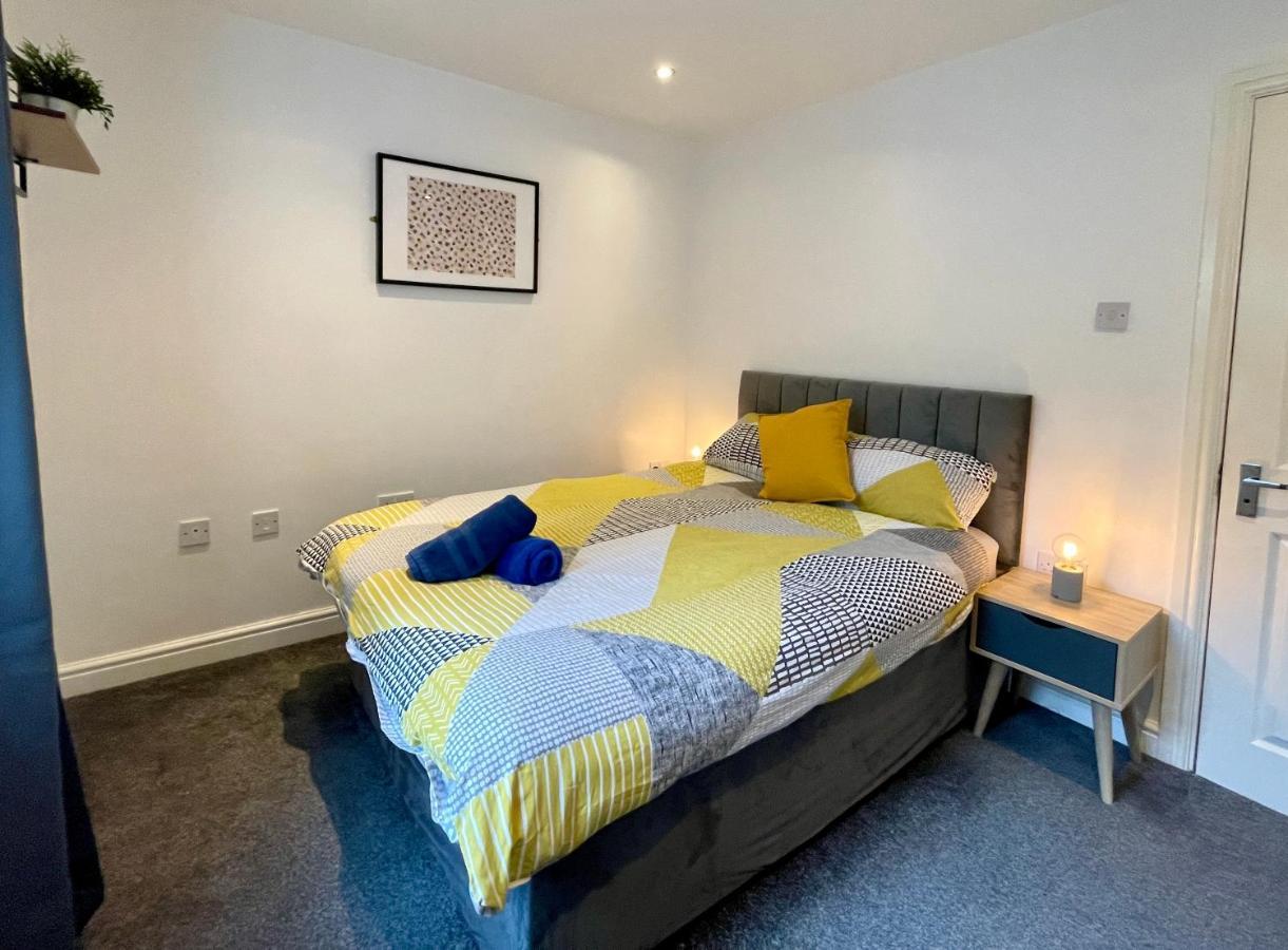6 Person Apartment In City Centre カーディフ エクステリア 写真