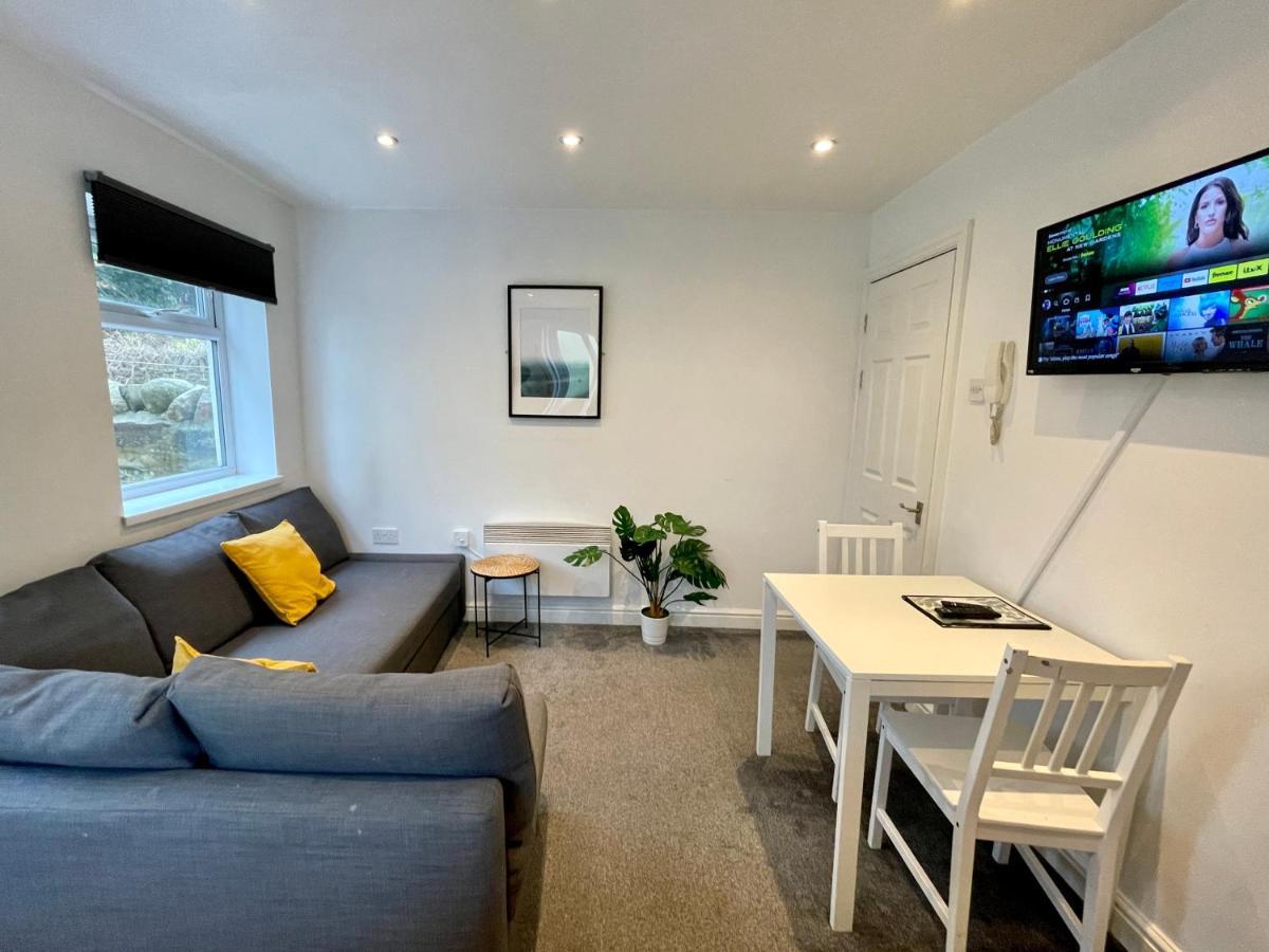 6 Person Apartment In City Centre カーディフ エクステリア 写真
