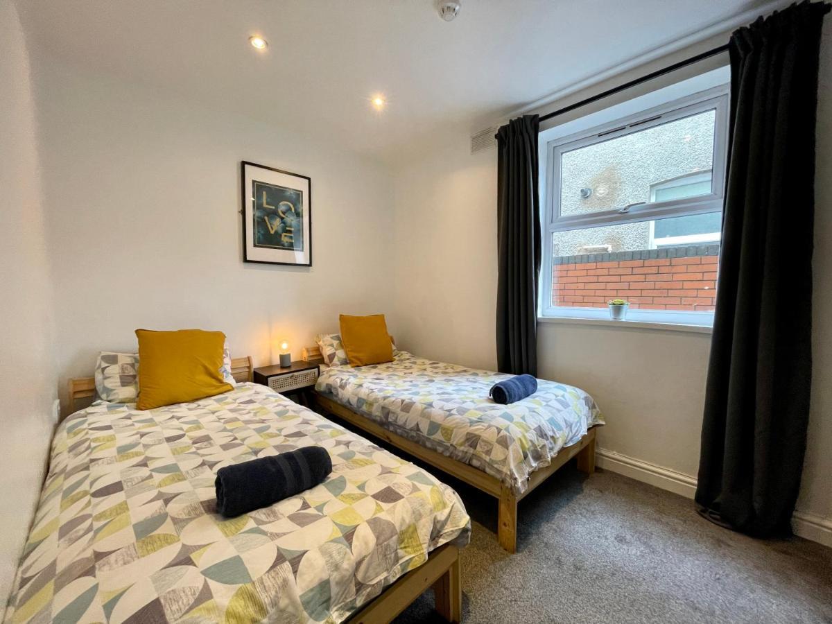6 Person Apartment In City Centre カーディフ エクステリア 写真