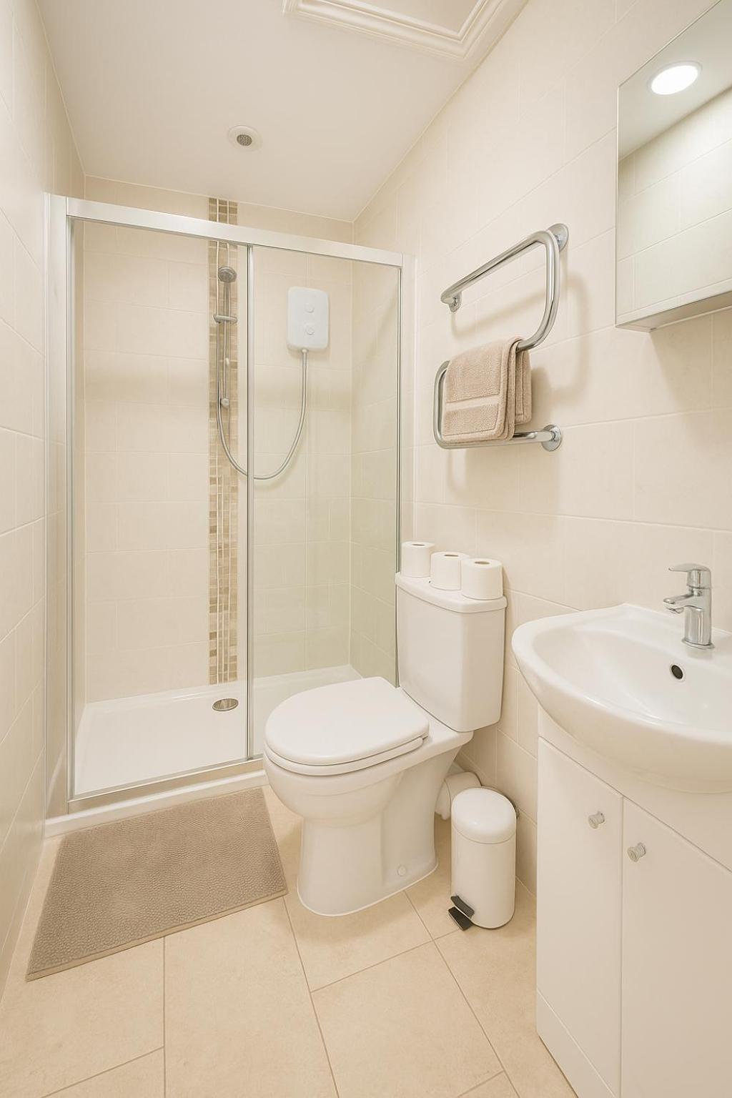 6 Person Apartment In City Centre カーディフ エクステリア 写真